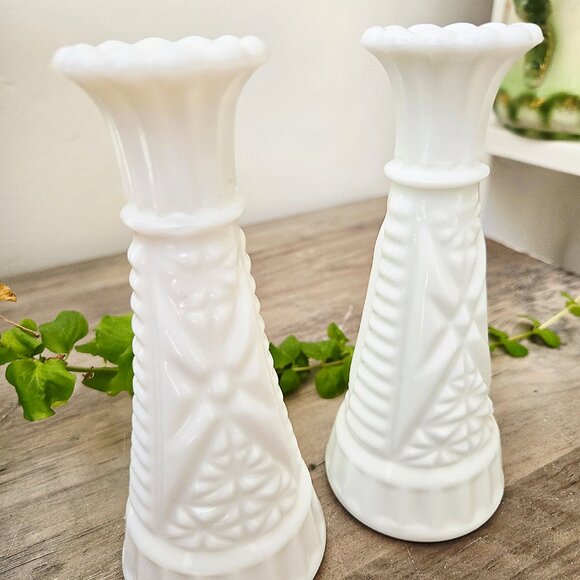 3/$25💕Vintage Milk Glass Flower Vases | Ornate Design | Set of 2 - Picture 4 of 4